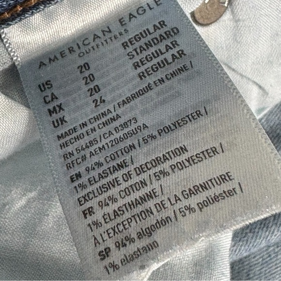 American Eagle Favorite Boyfriend Jeans Size 20 Super Stretch Light Wash - Picture 7 of 8